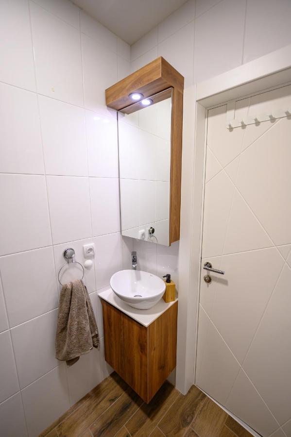Sleepover - Galleria Novi Sad Buitenkant foto